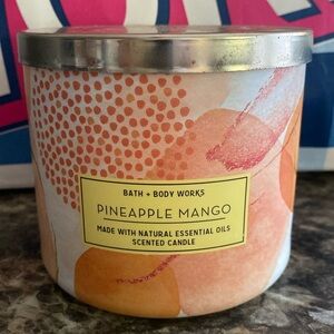 Bath & Body Works 3-Wick candles Pineapple Mango